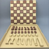 3D Printed One-Piece Chess Set｜A Geometric Dialogue Between Russet and Beige