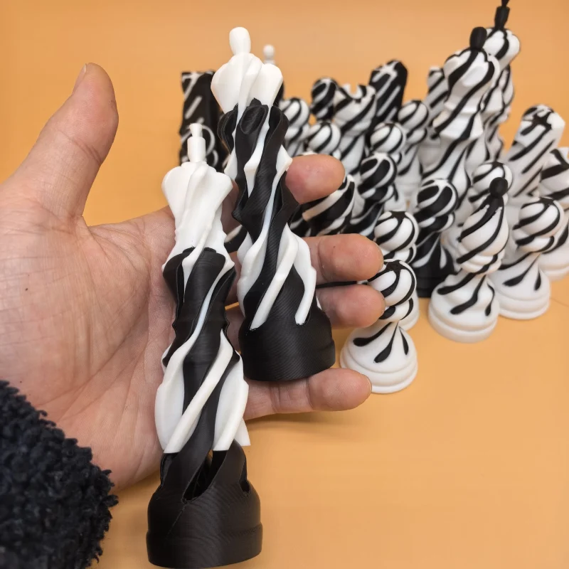 Spiral Decompression Chess | A Dual-Functional Tabletop Art Piece