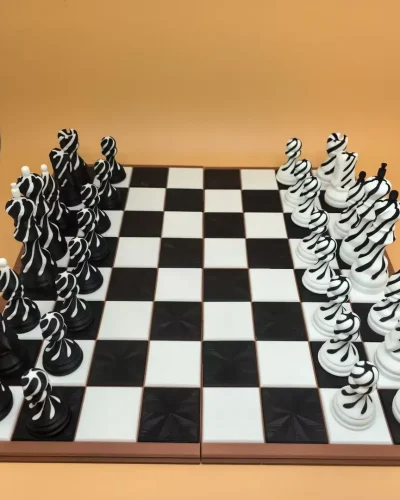 Spiral Decompression Chess | A Dual-Functional Tabletop Art Piece